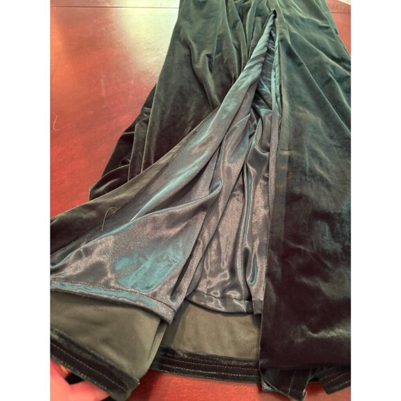Revelry Rory Velvet Bridesmaid Long Gown Dress in Emerald Green Size 4 - Picture 15 of 16